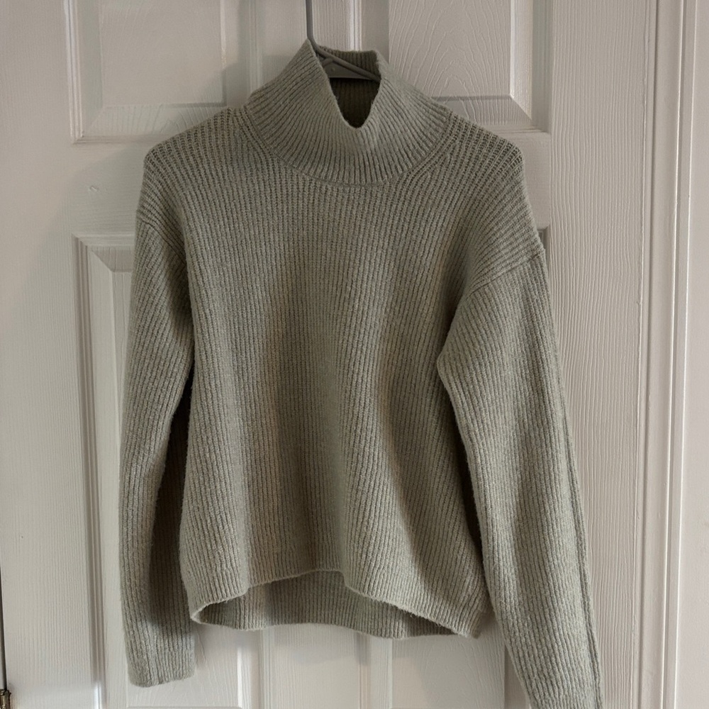 Uniqlo Light Green Turtleneck Sweater
